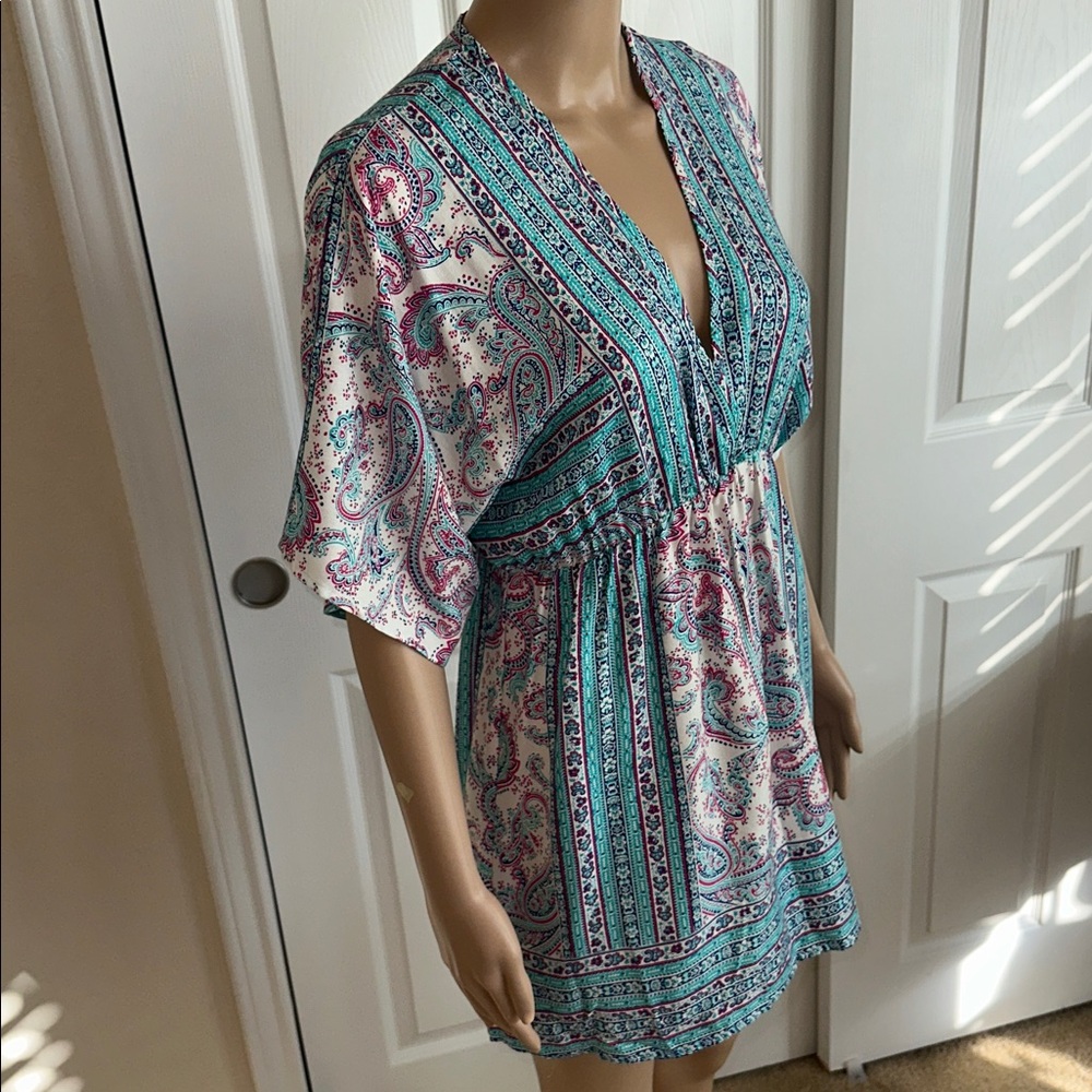 NWT RENEE C Kailano V- Neck Tunic in a Teal Green and White Paisley Size Small. - Picture 2 of 13